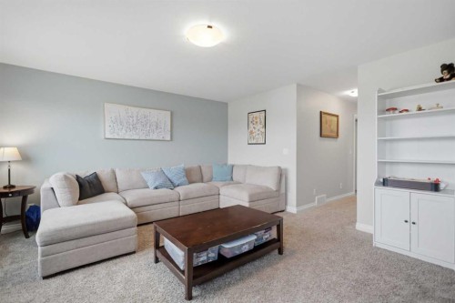 217 Augustus Way, Penhold, AB - Indoor Photo Showing Living Room