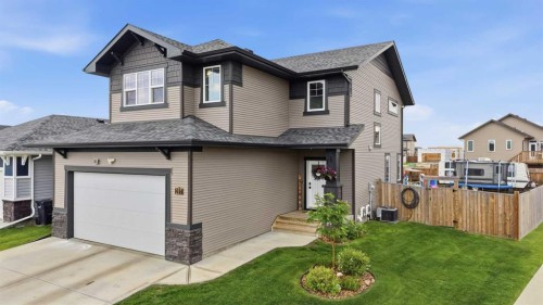 217 Augustus Way, Penhold, AB - Outdoor