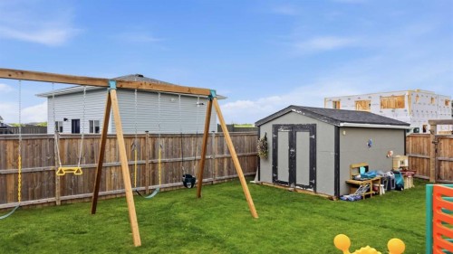 217 Augustus Way, Penhold, AB - Outdoor