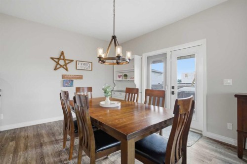 217 Augustus Way, Penhold, AB - Indoor Photo Showing Dining Room