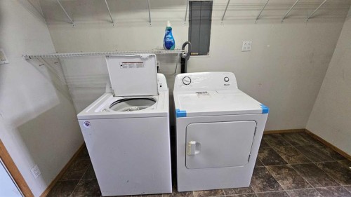 4810 Windsor Avenue, Coronation, AB - Indoor Photo Showing Laundry Room