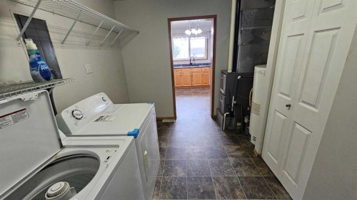 4810 Windsor Avenue, Coronation, AB - Indoor Photo Showing Laundry Room