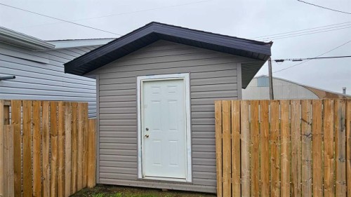 4810 Windsor Avenue, Coronation, AB - Outdoor With Exterior