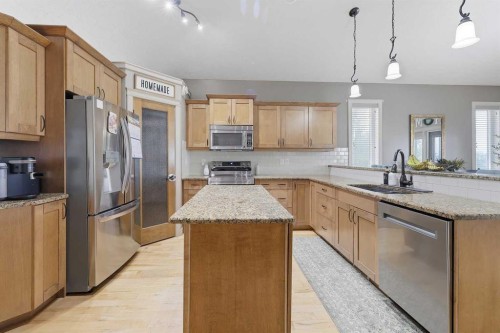 106 Oaklands Crescent, Red Deer, AB - Indoor Photo Showing Kitchen