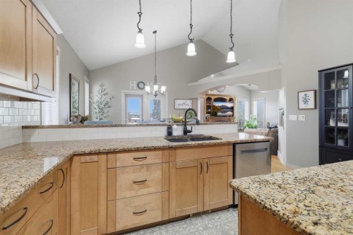 106 Oaklands Crescent, Red Deer, AB - Indoor Photo Showing Kitchen With Upgraded Kitchen
