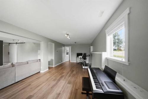 2 Estella Crescent, Lacombe, AB - Indoor