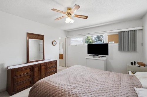 4021 Embury Crescent, Red Deer, AB - Indoor Photo Showing Bedroom