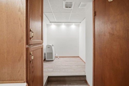 4021 Embury Crescent, Red Deer, AB - Indoor Photo Showing Other Room