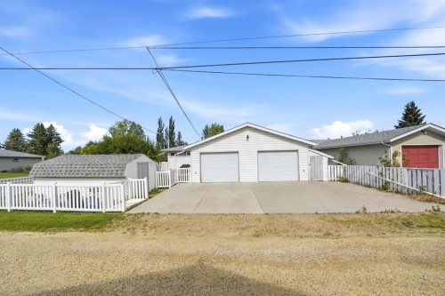 4021 Embury Crescent, Red Deer, AB - Outdoor With Exterior