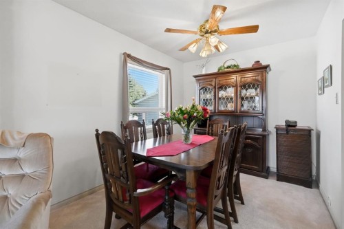 4021 Embury Crescent, Red Deer, AB - Indoor Photo Showing Dining Room