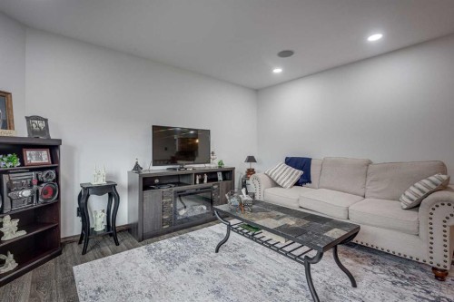 49 Castella Crescent, Red Deer, AB - Indoor Photo Showing Other Room