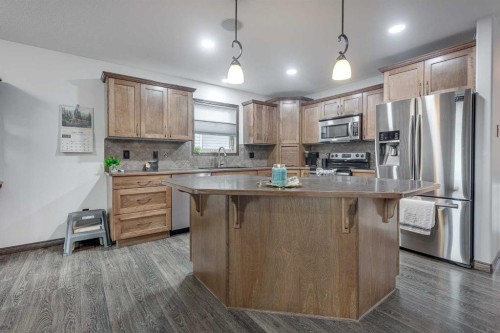 49 Castella Crescent, Red Deer, AB - Indoor Photo Showing Kitchen With Upgraded Kitchen