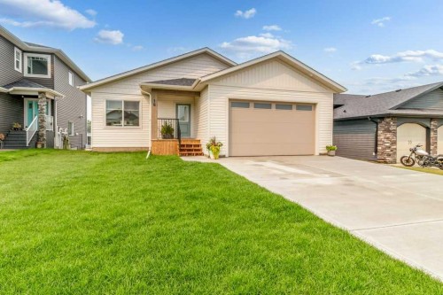 18 Fawn Meadows Drive, Delburne, AB - Outdoor With Facade