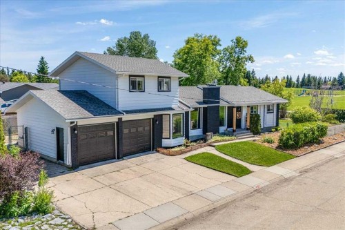 3 Armstrong Close, Red Deer, AB - Outdoor