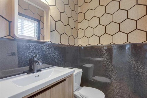 3 Armstrong Close, Red Deer, AB - Indoor Photo Showing Bathroom