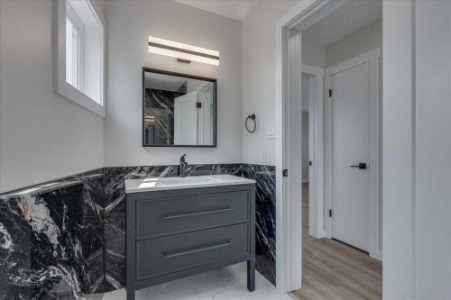 3 Armstrong Close, Red Deer, AB - Indoor Photo Showing Bathroom