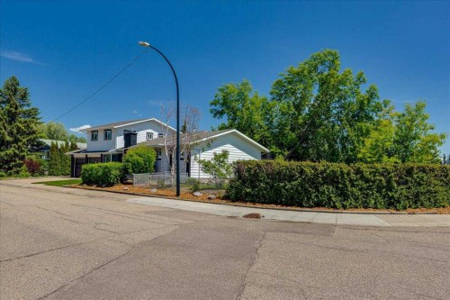 3 Armstrong Close, Red Deer, AB - Outdoor