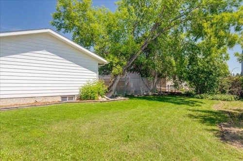 3 Armstrong Close, Red Deer, AB - Outdoor