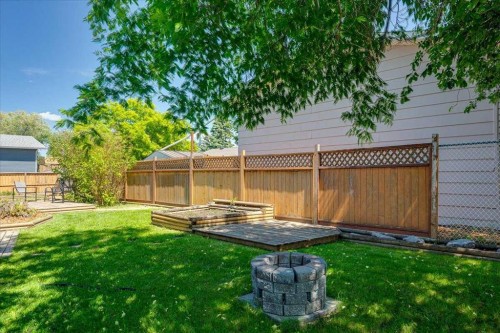 3 Armstrong Close, Red Deer, AB - Outdoor
