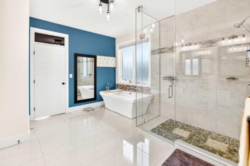 77 Grove Close, Red Deer, AB - Indoor Photo Showing Bathroom