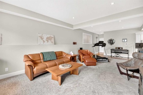 77 Grove Close, Red Deer, AB - Indoor Photo Showing Living Room