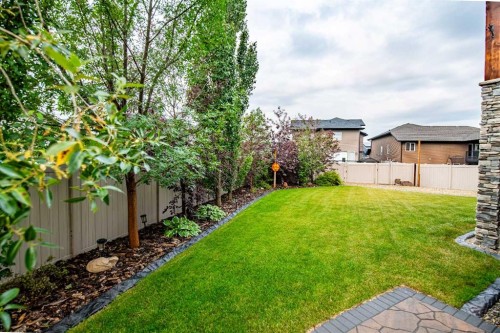 77 Grove Close, Red Deer, AB - Outdoor