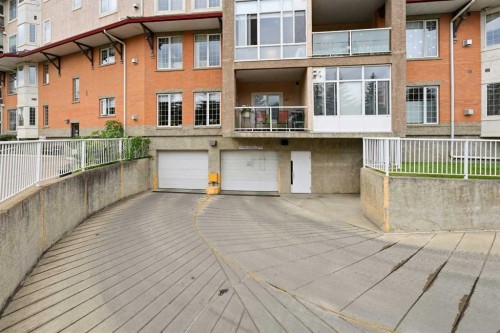422-4512 52 Avenue, Red Deer, AB - Outdoor