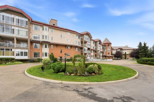 422-4512 52 Avenue, Red Deer, AB - Outdoor With Facade