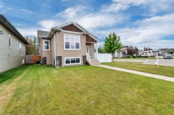 2 Rogers Road Sylvan Lake, AB T4S 0J8