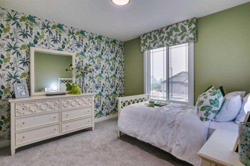59 Creekside Rise Sw, Calgary, AB - Indoor Photo Showing Bedroom