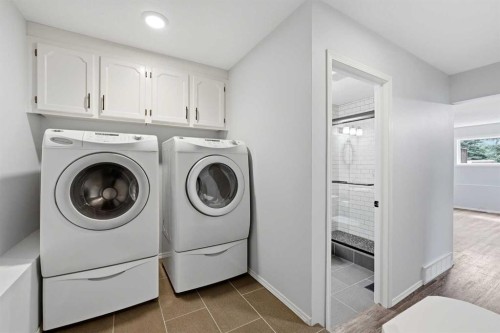 2 Denmark Crescent, Red Deer, AB - Indoor Photo Showing Laundry Room
