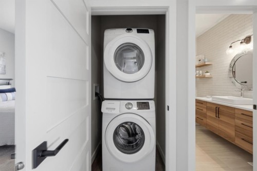 5918 Panorama Drive, Blackfalds, AB - Indoor Photo Showing Laundry Room