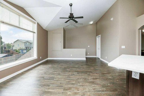 824-31 Jamieson Avenue, Red Deer, AB - Indoor Photo Showing Other Room
