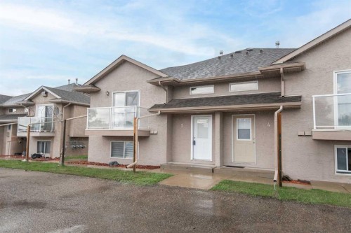 5-4626 44 Street  Sylvan Lake, AB T4S 1W7