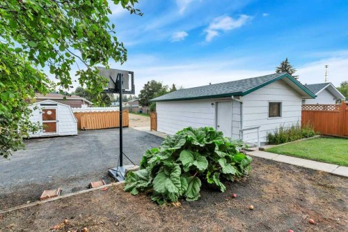 6739 59Th Avenue, Red Deer, AB - Outdoor