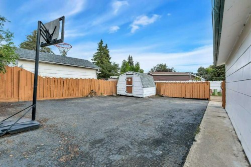 6739 59Th Avenue, Red Deer, AB - Outdoor