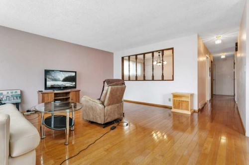 6739 59Th Avenue, Red Deer, AB - Indoor Photo Showing Living Room