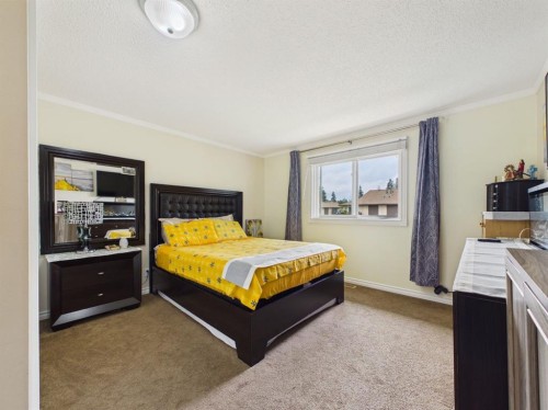 42 Greenham Drive, Red Deer, AB - Indoor Photo Showing Bedroom