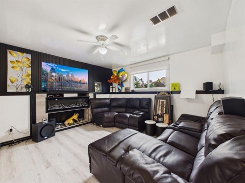 42 Greenham Drive, Red Deer, AB - Indoor Photo Showing Living Room