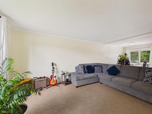 42 Greenham Drive, Red Deer, AB - Indoor Photo Showing Living Room