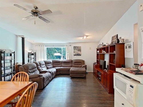 34545 Range Road 43, Rural Red Deer County, AB - Indoor Photo Showing Living Room