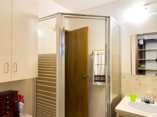 34545 Range Road 43, Rural Red Deer County, AB - Indoor Photo Showing Bathroom