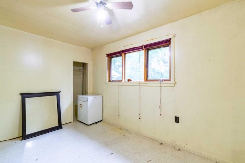 5127 50 Street, Mirror, AB - Indoor