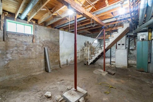 5127 50 Street, Mirror, AB - Indoor Photo Showing Basement
