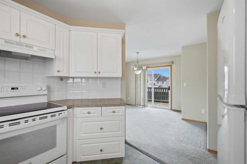 69 Durand Crescent, Red Deer, AB - Indoor Photo Showing Kitchen