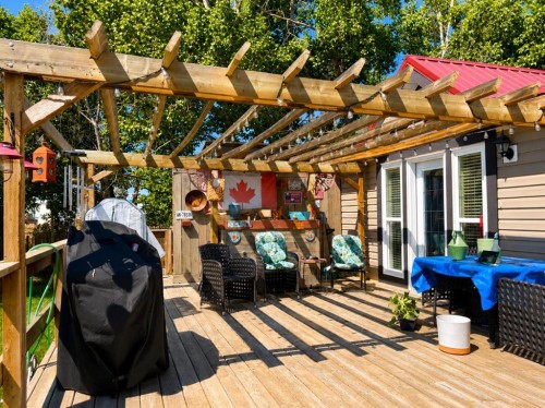 4439 Park Crescent, Coronation, AB - Outdoor With Deck Patio Veranda