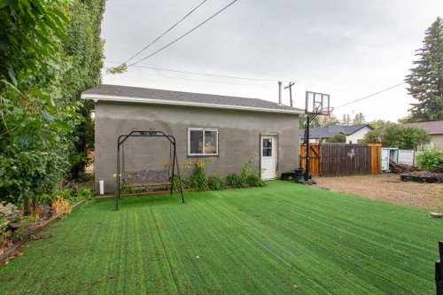 5423 50 Avenue, Lacombe, AB - Outdoor