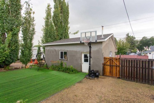 5423 50 Avenue, Lacombe, AB - Outdoor
