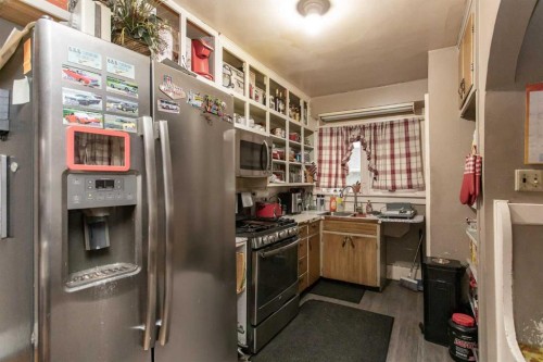 5423 50 Avenue, Lacombe, AB - Indoor