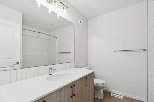 65 Aquila Terrace Nw, Calgary, AB - Indoor Photo Showing Bathroom